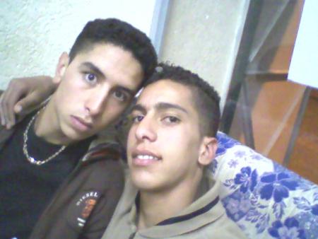 c moi la avec mon pot adil